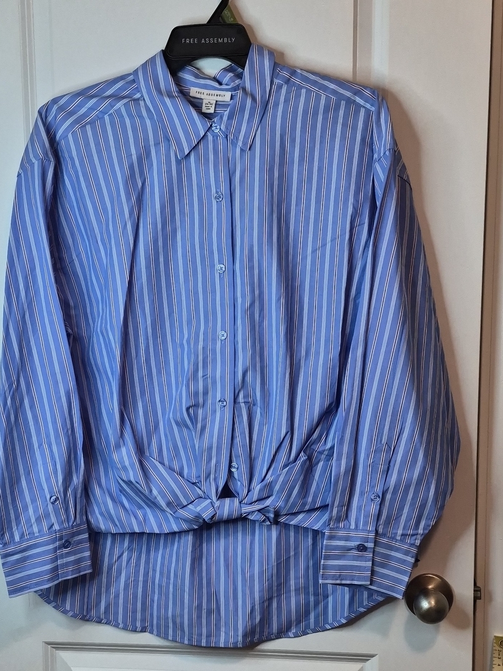 Free Assembly Blue Striped Women's Button-Down Shirt Size XL